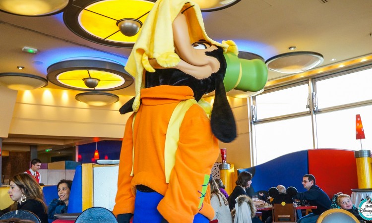 Cafe Mickey - Disneyland Paris Restaurants Personnages