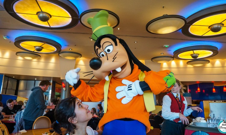 Cafe Mickey - Disneyland Paris Restaurants Personnages