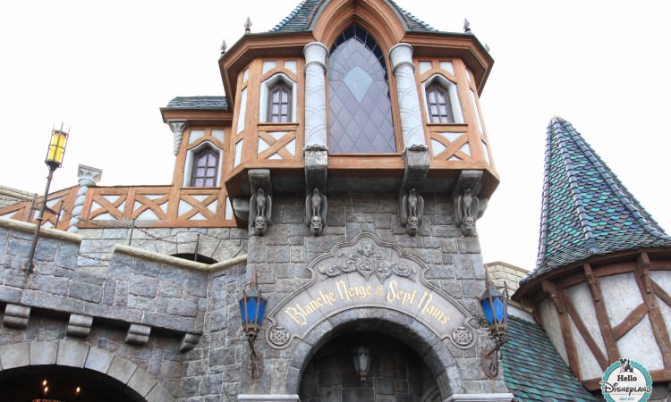 attraction Blanche Neige Disneyland Paris