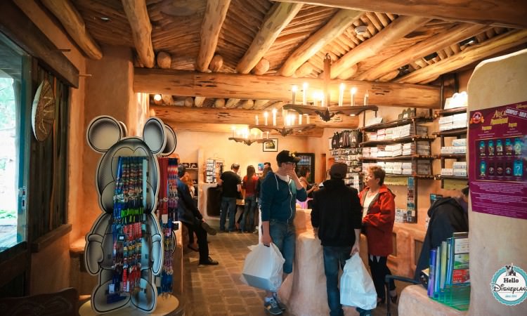 Pueblo Trading Post Boutique Pin Trading Disneyland Paris