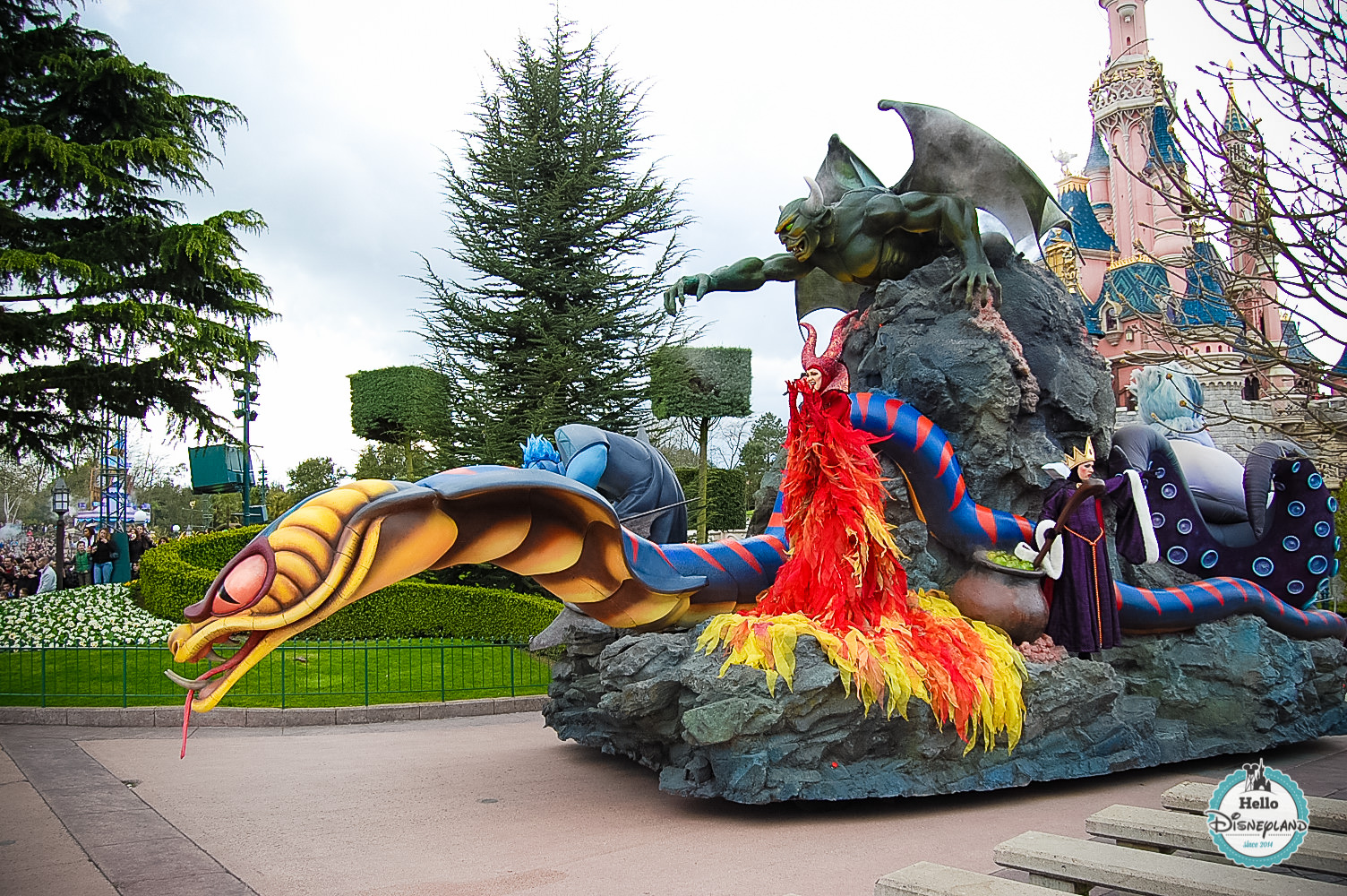 Disney Once Upon a Dream Parade - Disneyland Paris -17