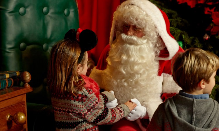 Le Réveillon de Noël et le Réveillon du Nouvel An à Disneyland Paris