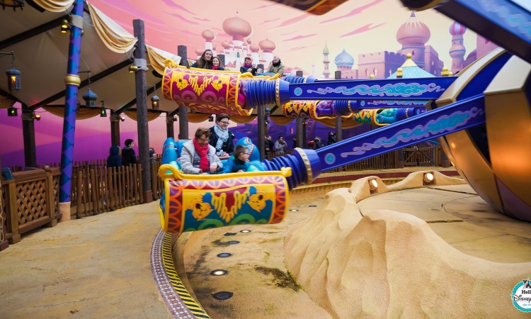 Flying carpets over Agrabah - Disneyland Paris