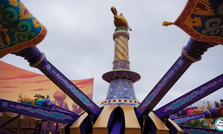 Flying carpets over Agrabah - Disneyland Paris