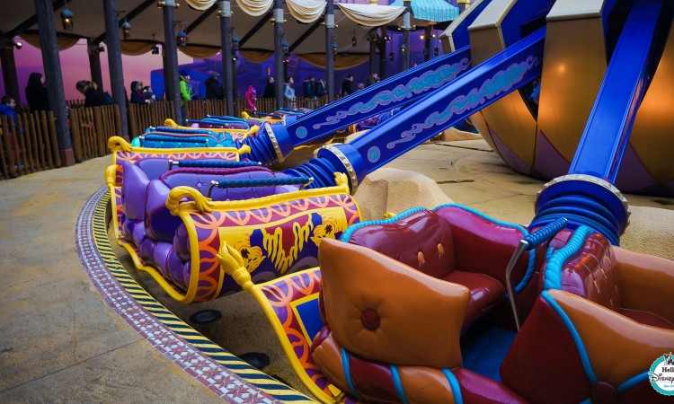 Flying carpets over Agrabah - Disneyland Paris