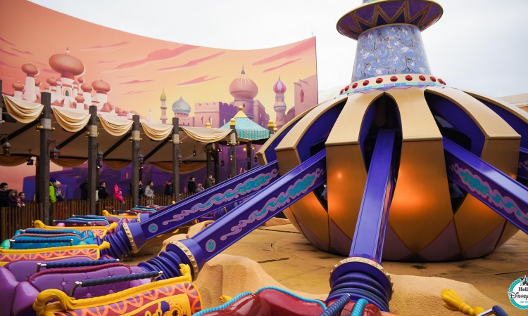 Flying carpets over Agrabah - Disneyland Paris