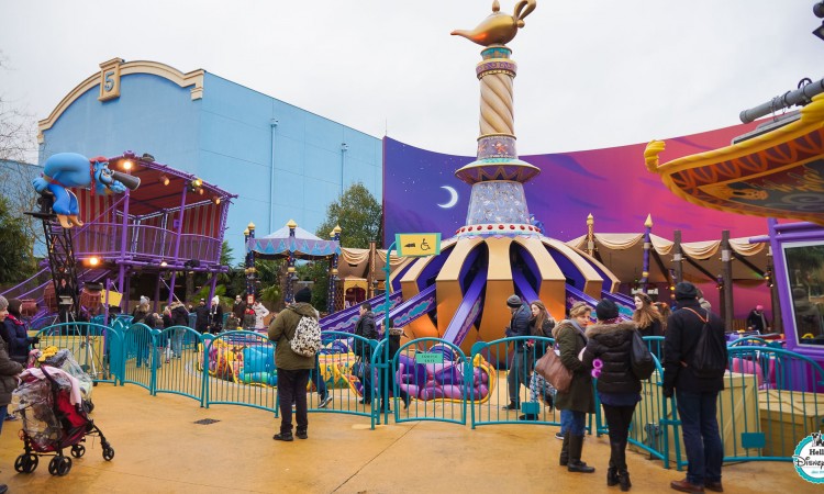 Flying carpets over Agrabah - Disneyland Paris