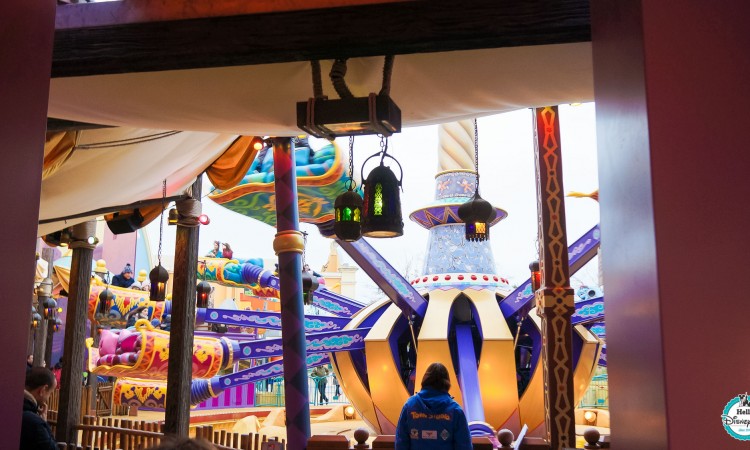 Flying carpets over Agrabah - Disneyland Paris