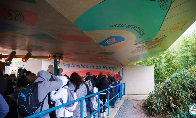 Slinky Dog Zigzag Spin - Disneyland Paris