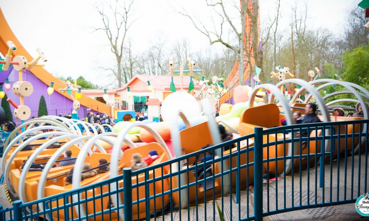 Slinky Dog Zigzag Spin - Disneyland Paris