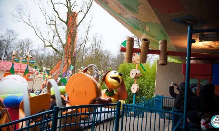 Slinky Dog Zigzag Spin - Disneyland Paris