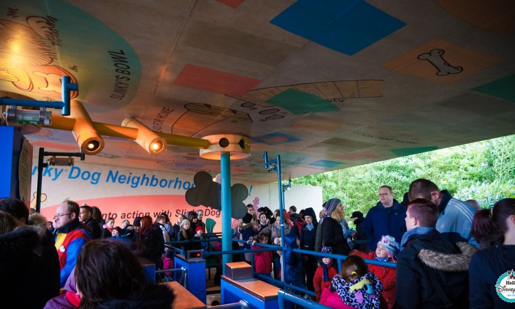 Slinky Dog Zigzag Spin - Disneyland Paris