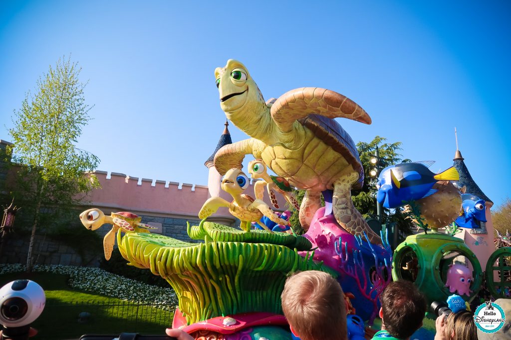 Disney stars on Parade Disneyland Paris 25th