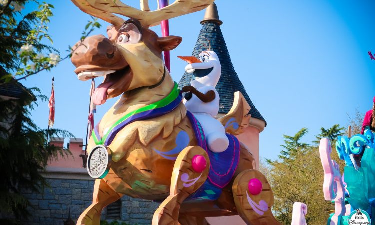 Disney stars on Parade Disneyland Paris 25th