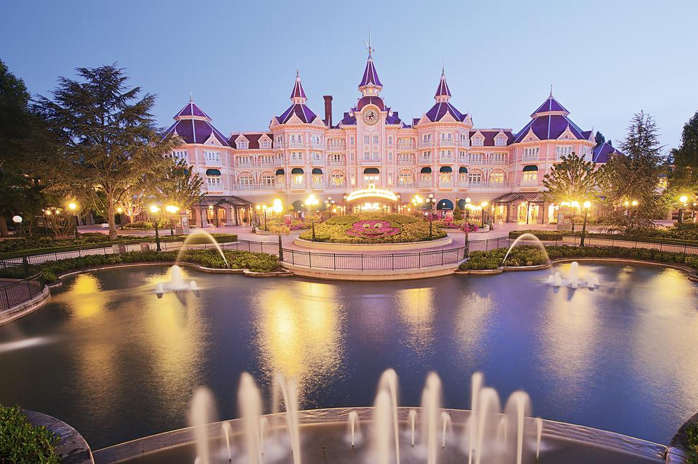 DISNEYLAND-HOTEL-DISNEYLAND-PARIS