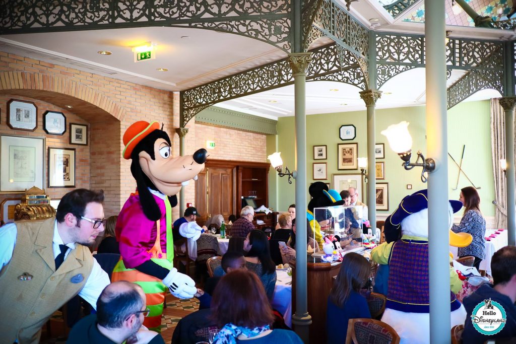 Brunch Personnages Disneyland Hotel - Disneyland Paris