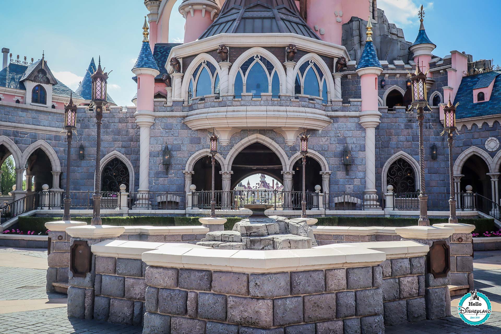 empty disneyland paris