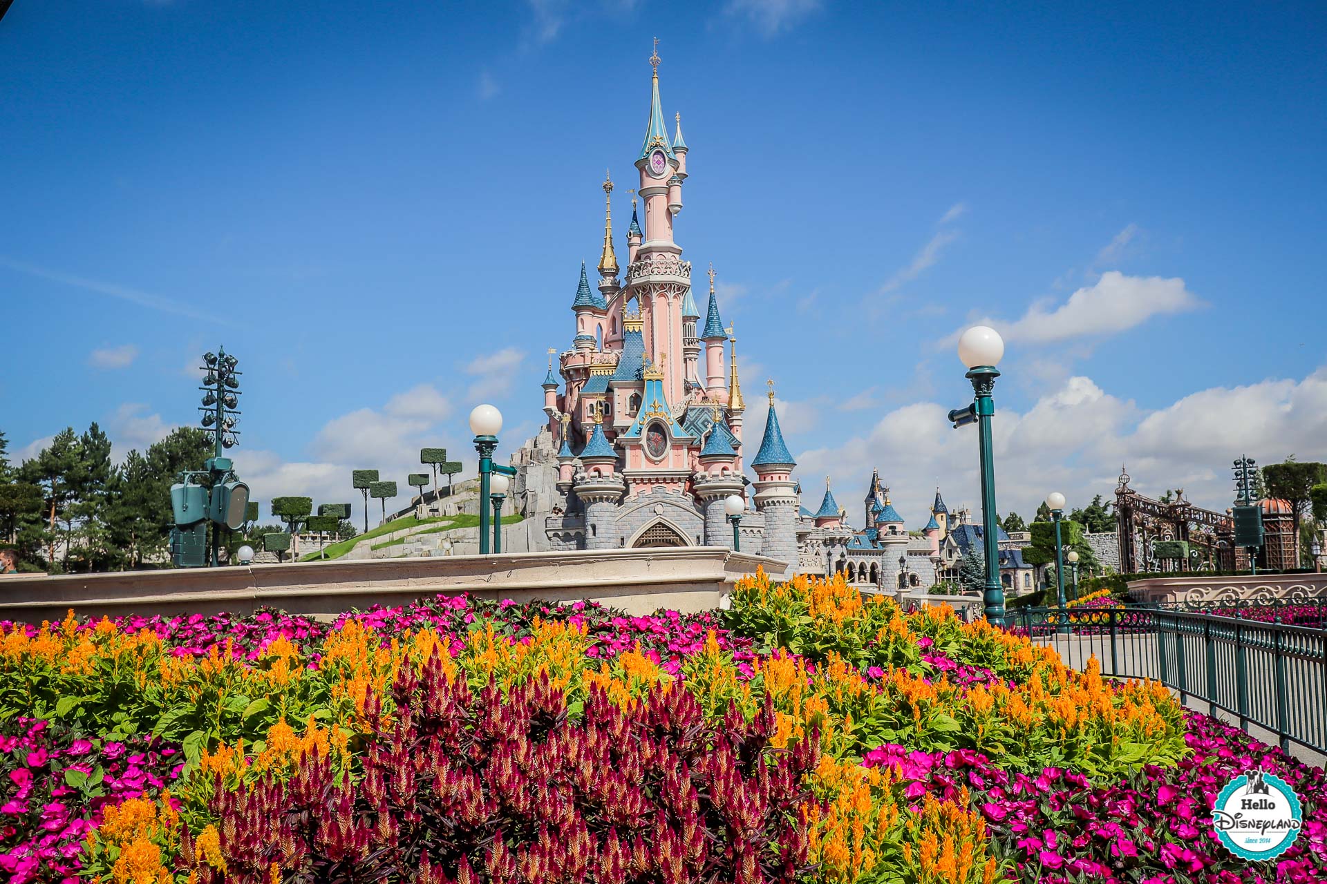 empty disneyland paris