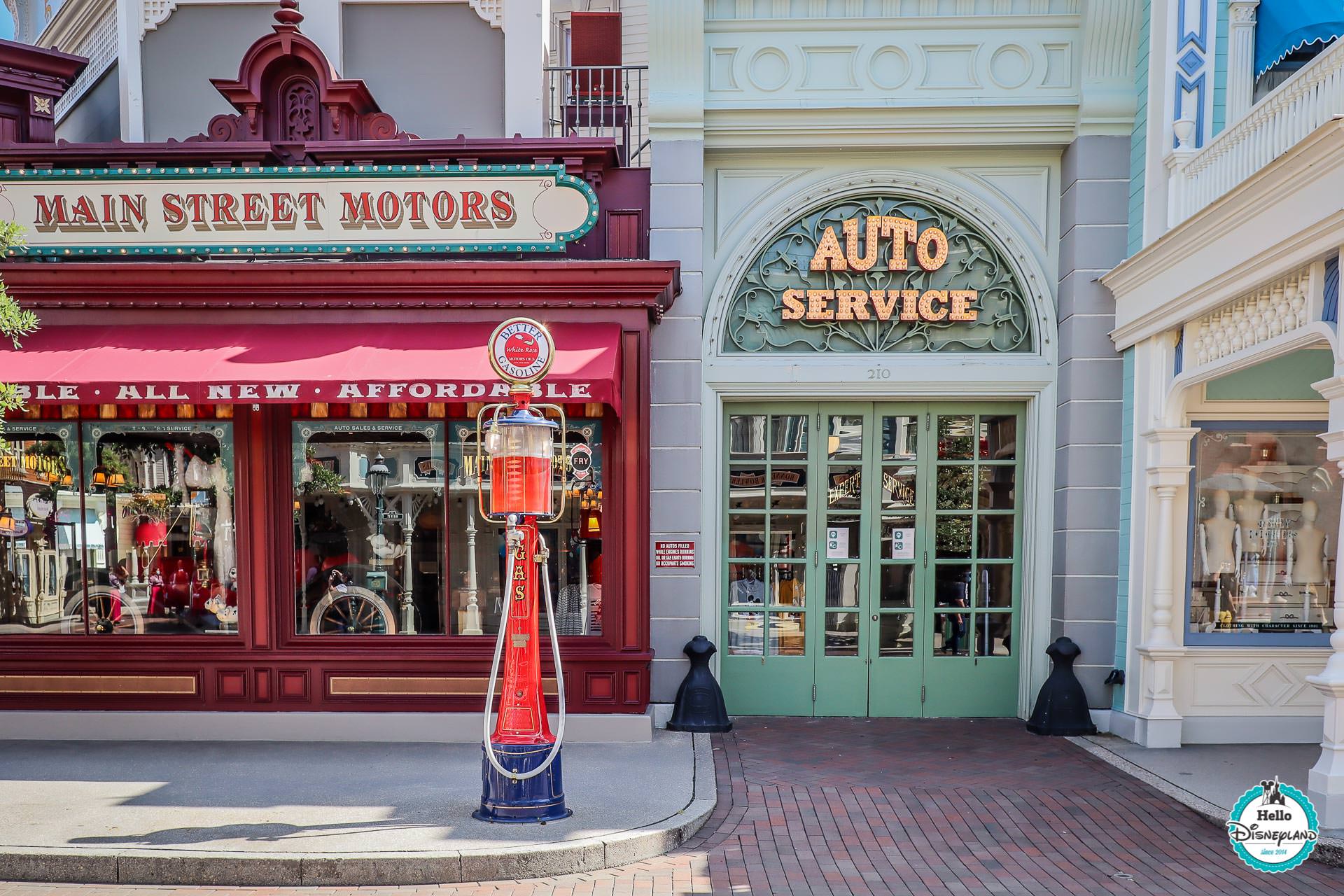 alone at disneyland paris