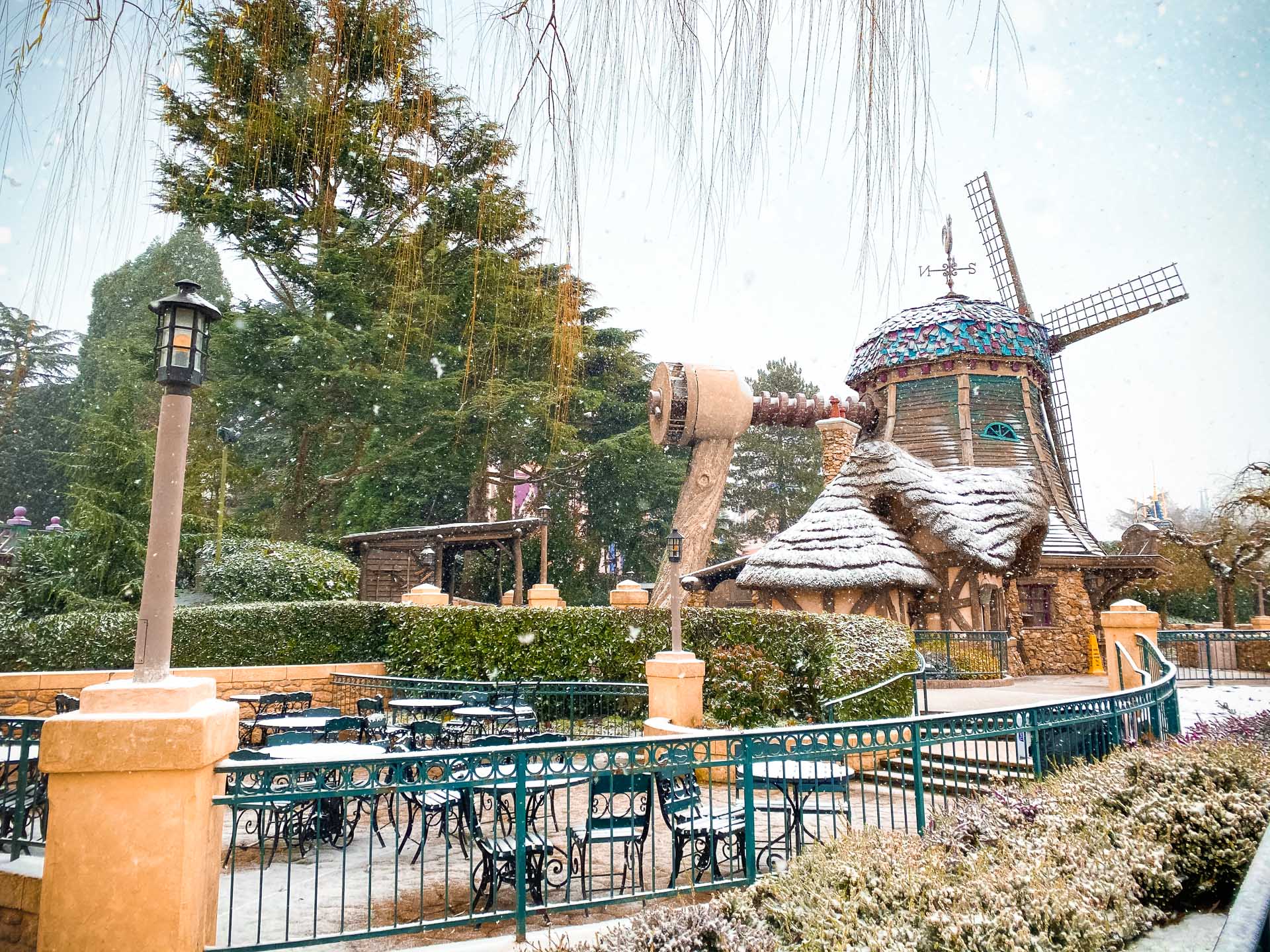 Disneyland Paris sous la neige 