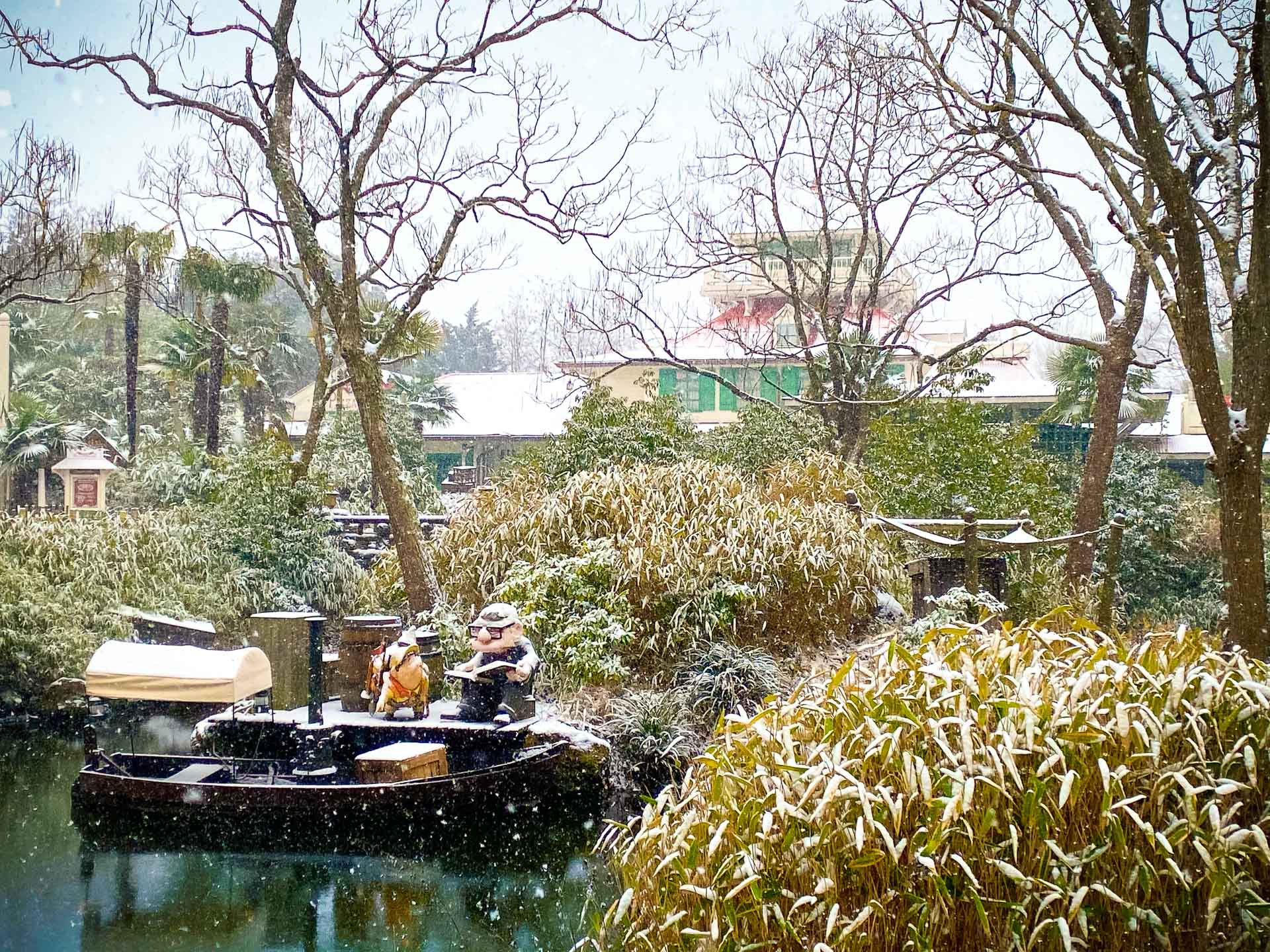 Disneyland Paris sous la neige 