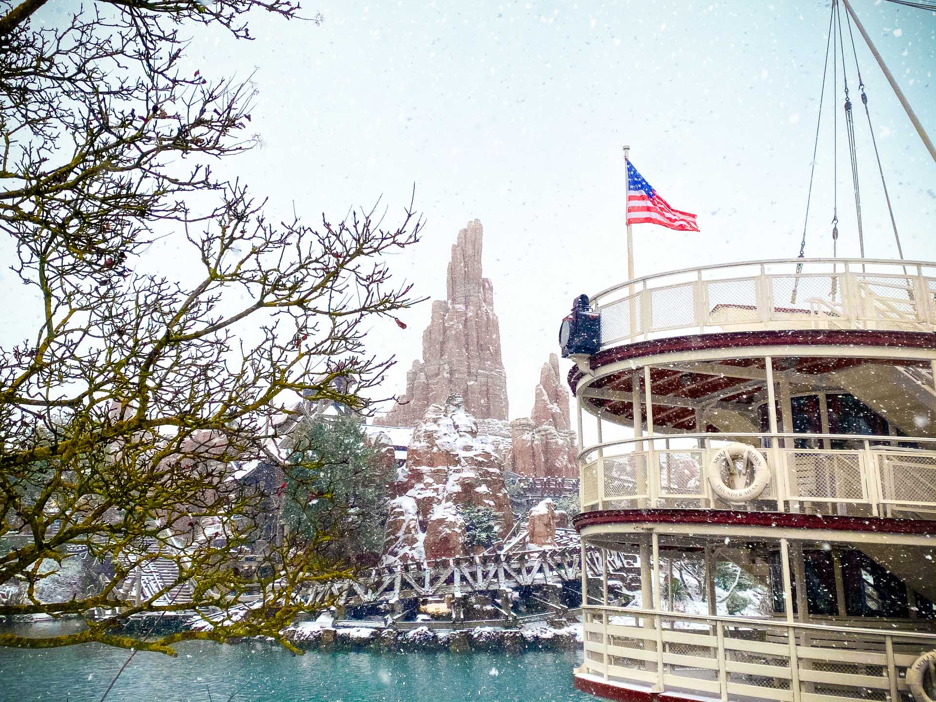 Disneyland Paris sous la neige 