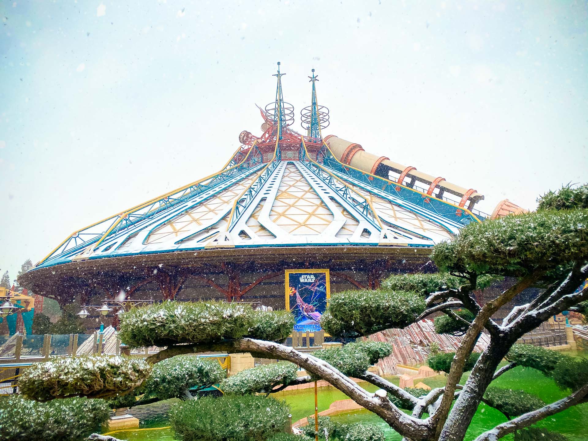 Disneyland Paris sous la neige 